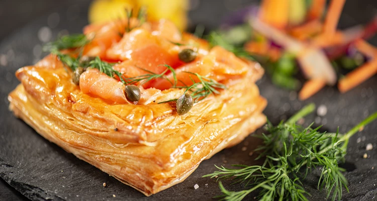 Räucherlachs-Plundergebäck – knusprig, cremig und herrlich edel